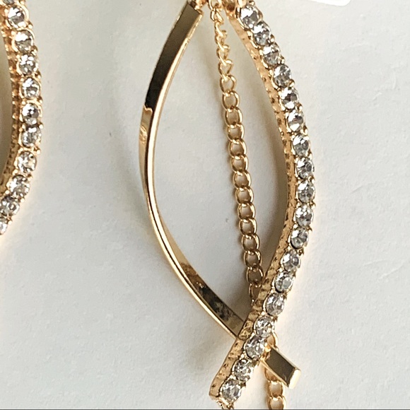 ⭐️🆕 Betsey Johnson Style - Chic Golden Drop Earrings - Picture 4 of 7